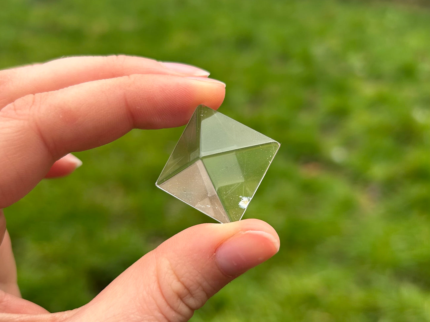 Gem Quality Mini Quartz Pyramids