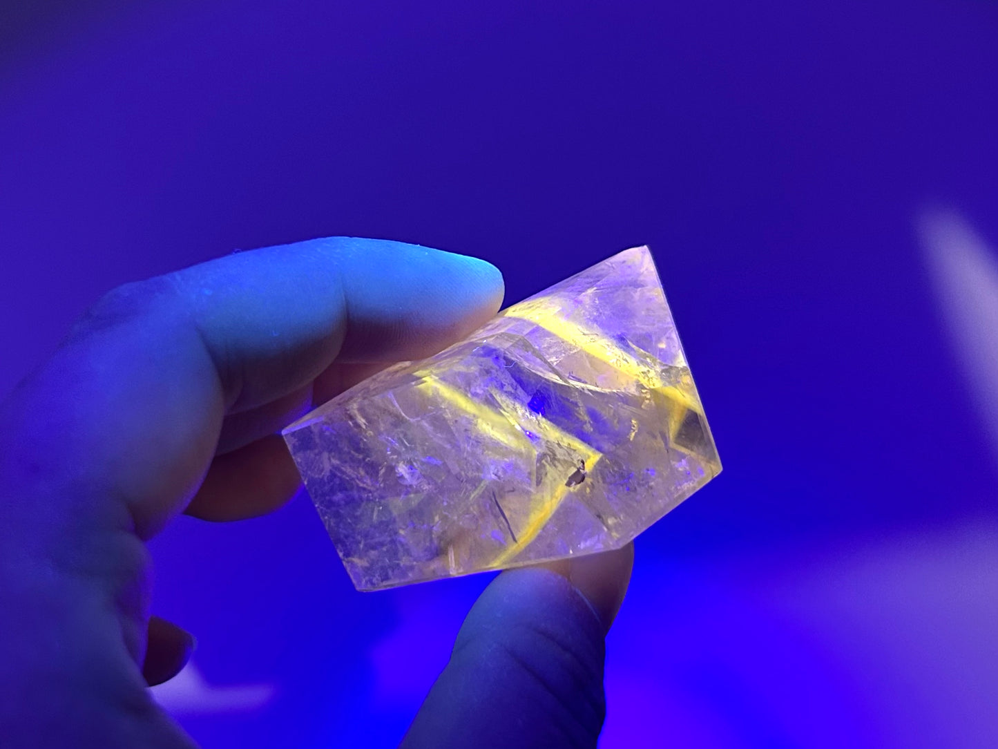UV Reactive Powellite in Quartz Freeforms